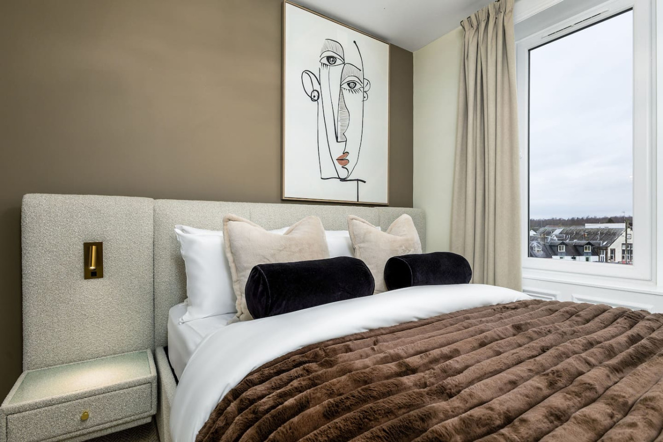 Modern 2-Bed: Castle View | Gateway to Trossachs in 10 King St, Doune FK16 6DN - Property image 19 - VivreStays