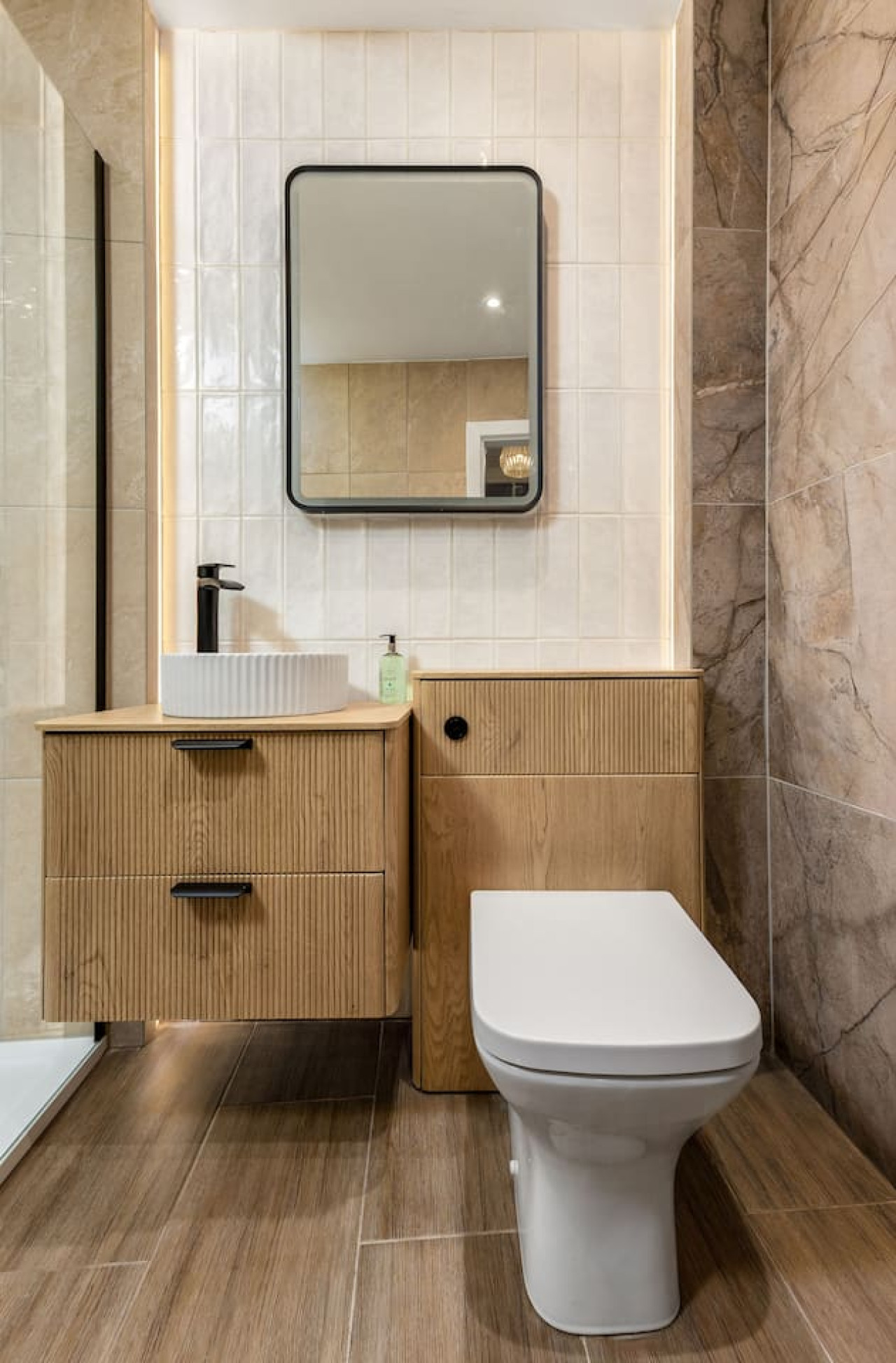 Modern 2-Bed: Castle View | Gateway to Trossachs in 10 King St, Doune FK16 6DN - Property image 11 - VivreStays