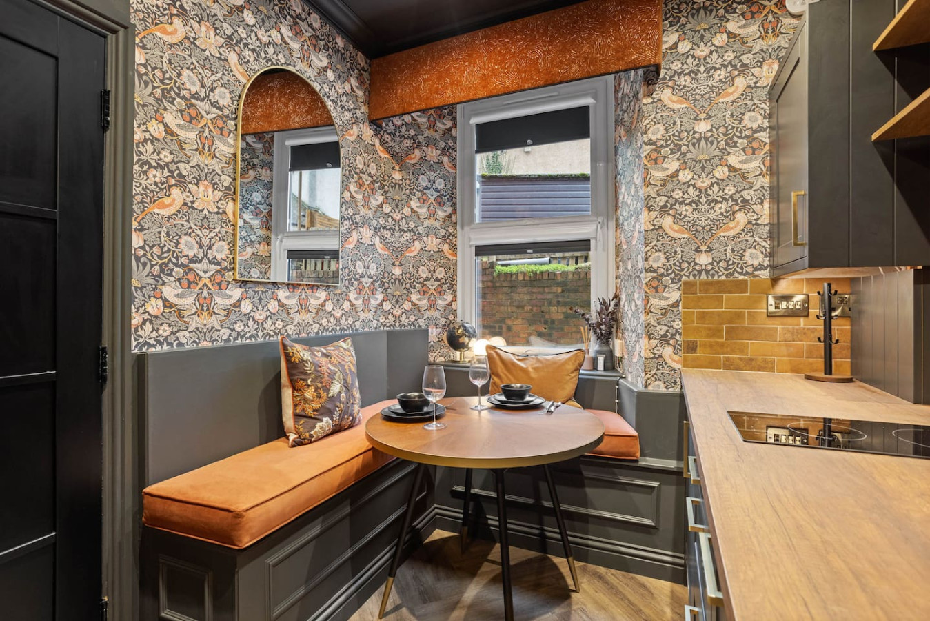 Boutique Studio Near Stirling | Free Parking in 21A Main St, Cambusbarron, Stirling, FK7 9NW - Property image 5 - VivreStays