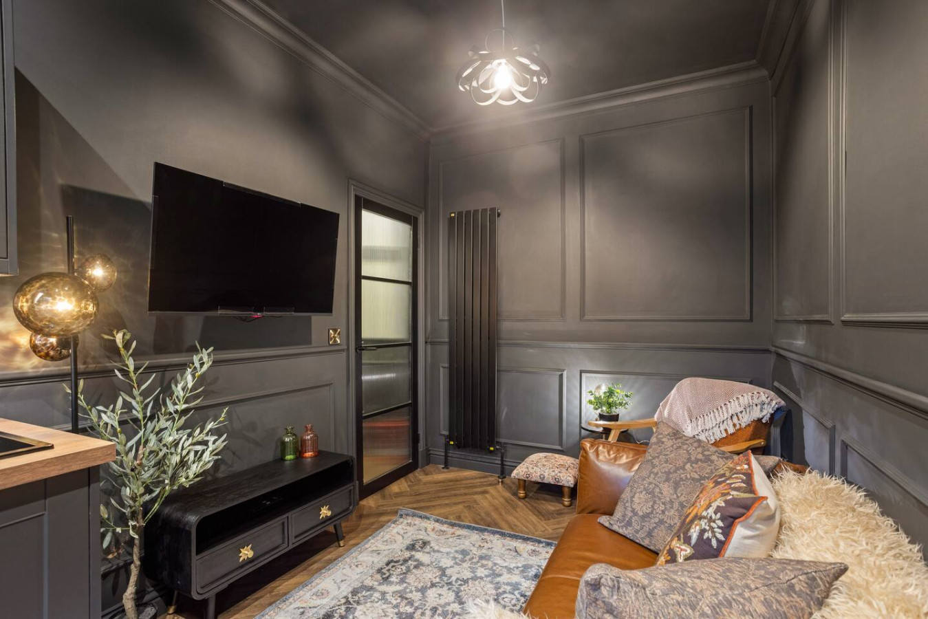 Boutique Studio Near Stirling | Free Parking in 21A Main St, Cambusbarron, Stirling, FK7 9NW - Property image 14 - VivreStays
