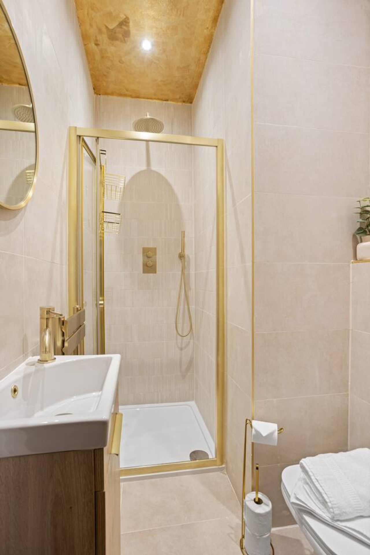 Boutique Studio Near Stirling | Free Parking in 21A Main St, Cambusbarron, Stirling, FK7 9NW - Property image 3 - VivreStays