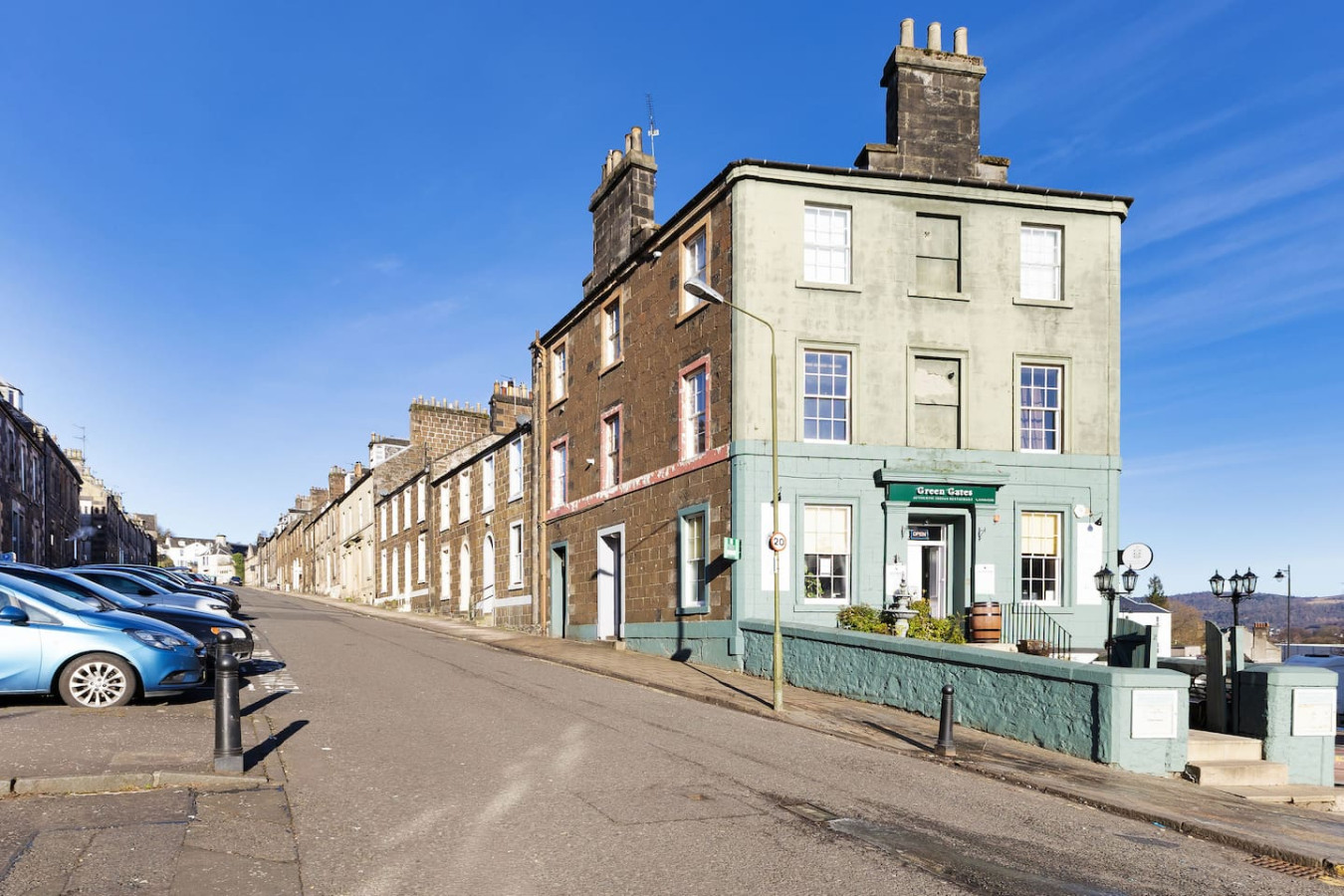 Elegant 3-Bed Flat | Near Free Parking & Hill View in 4C Queen Street. FK8 1HN - Property image 50 - VivreStays