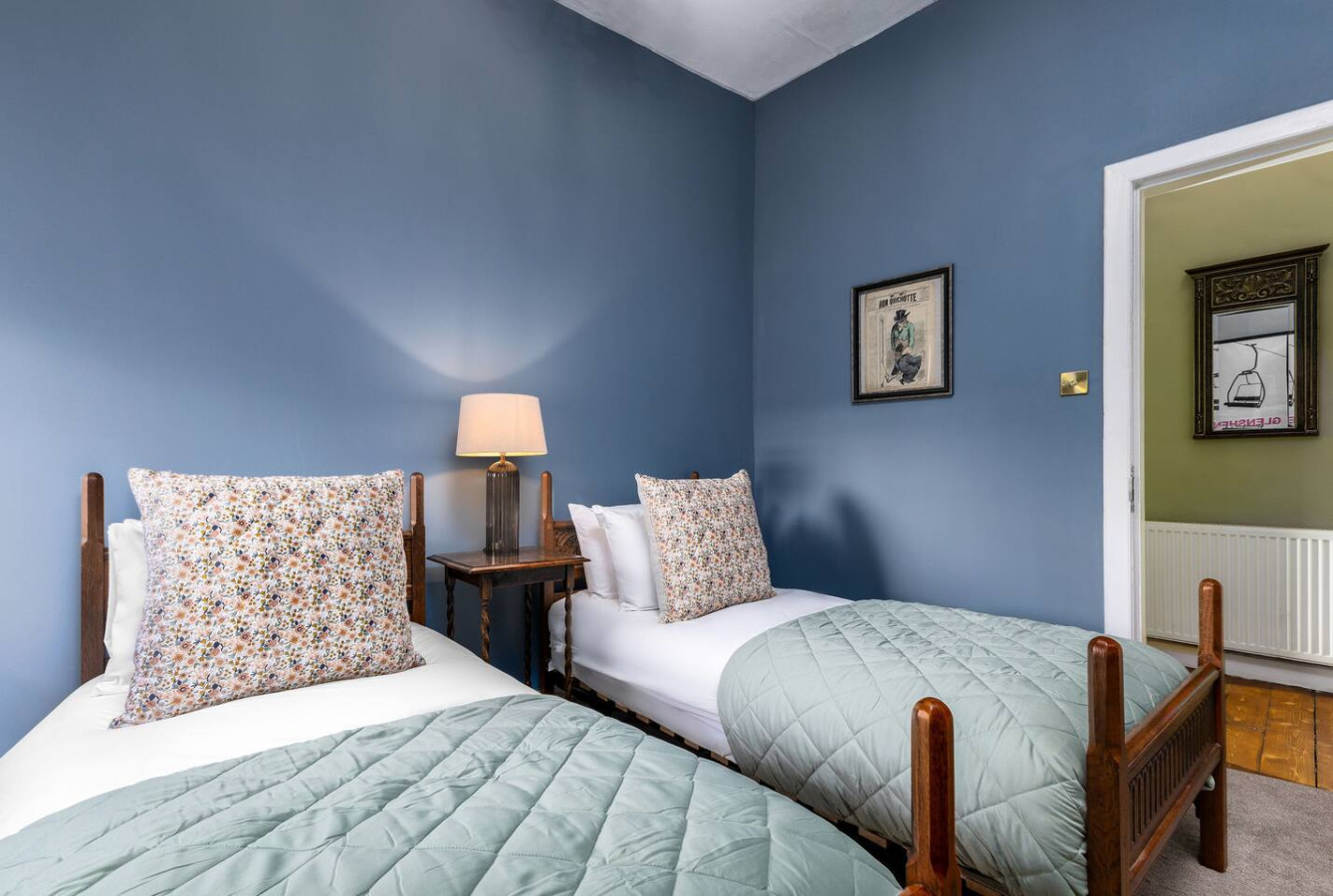 Elegant 3-Bed Flat | Near Free Parking & Hill View in 4C Queen Street. FK8 1HN - Property image 35 - VivreStays