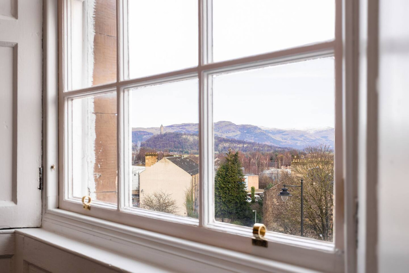 Elegant 3-Bed Flat | Near Free Parking & Hill View in 4C Queen Street. FK8 1HN - Property image 26 - VivreStays