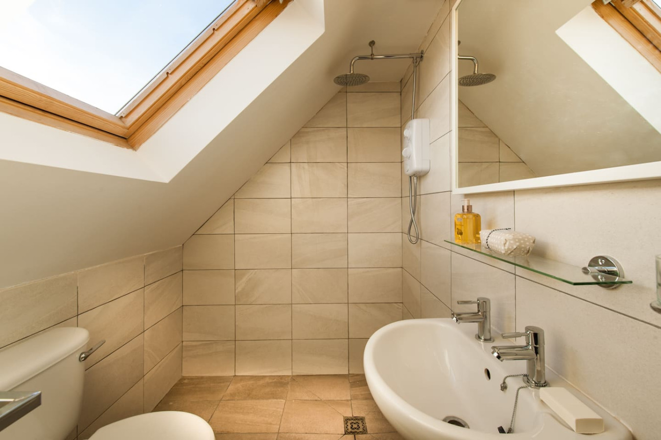 Thornhill House - Historic 5 bed 5 ensuite in 29 Main Street, Thornhill - Property image 20 - VivreStays