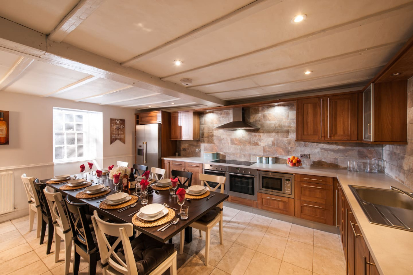 Thornhill House - Historic 5 bed 5 ensuite in 29 Main Street, Thornhill - Property image 5 - VivreStays