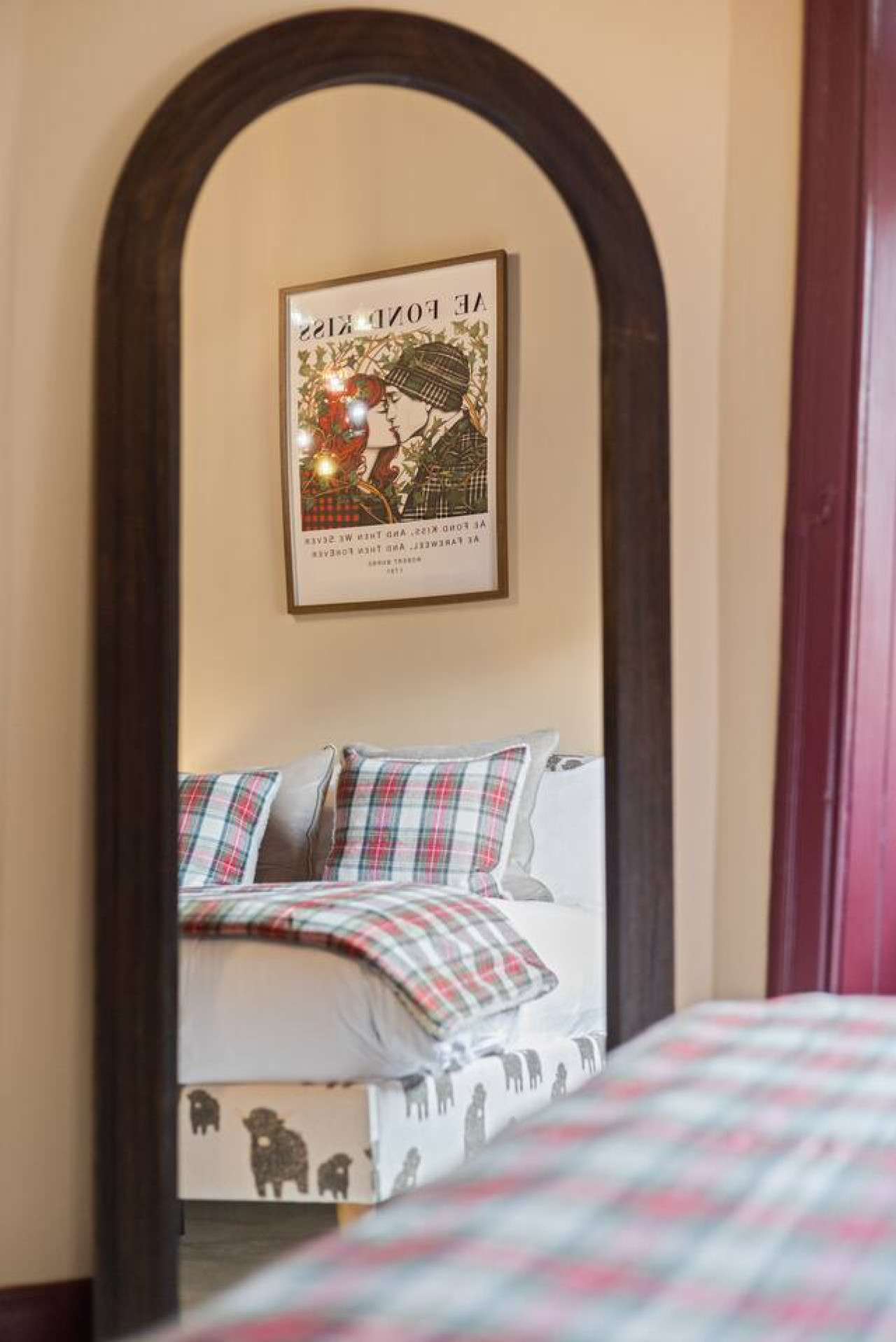 Stylish Scottish 3-Bed | Heart of Stirling in 16C King Street, Stirling, FK81AY - Property image 24 - VivreStays