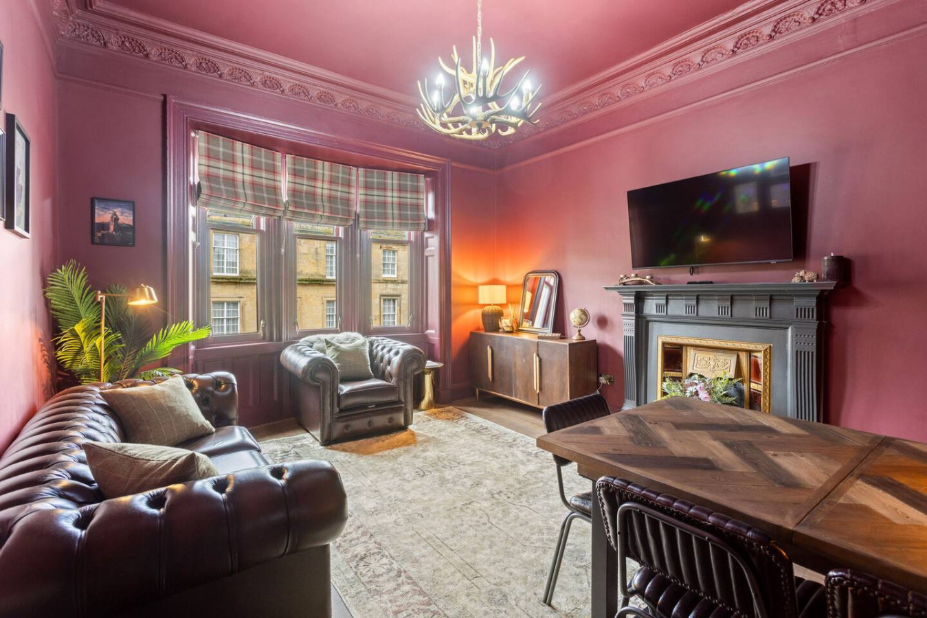 Stylish Scottish 3-Bed | Heart of Stirling serviced apartment - UK - VivreStays