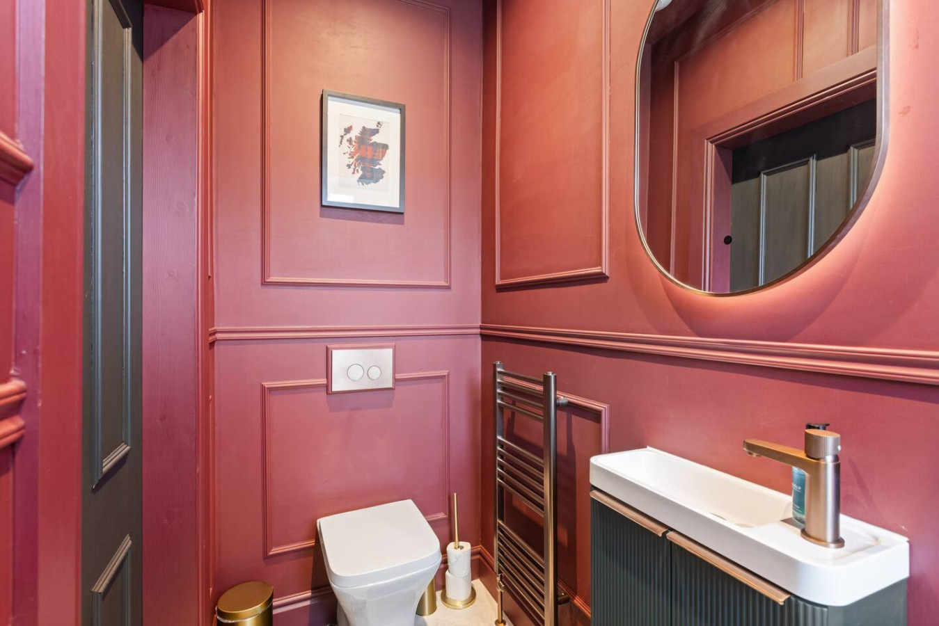 Stylish Scottish 3-Bed | Heart of Stirling in 16C King Street, Stirling, FK81AY - Property image 17 - VivreStays