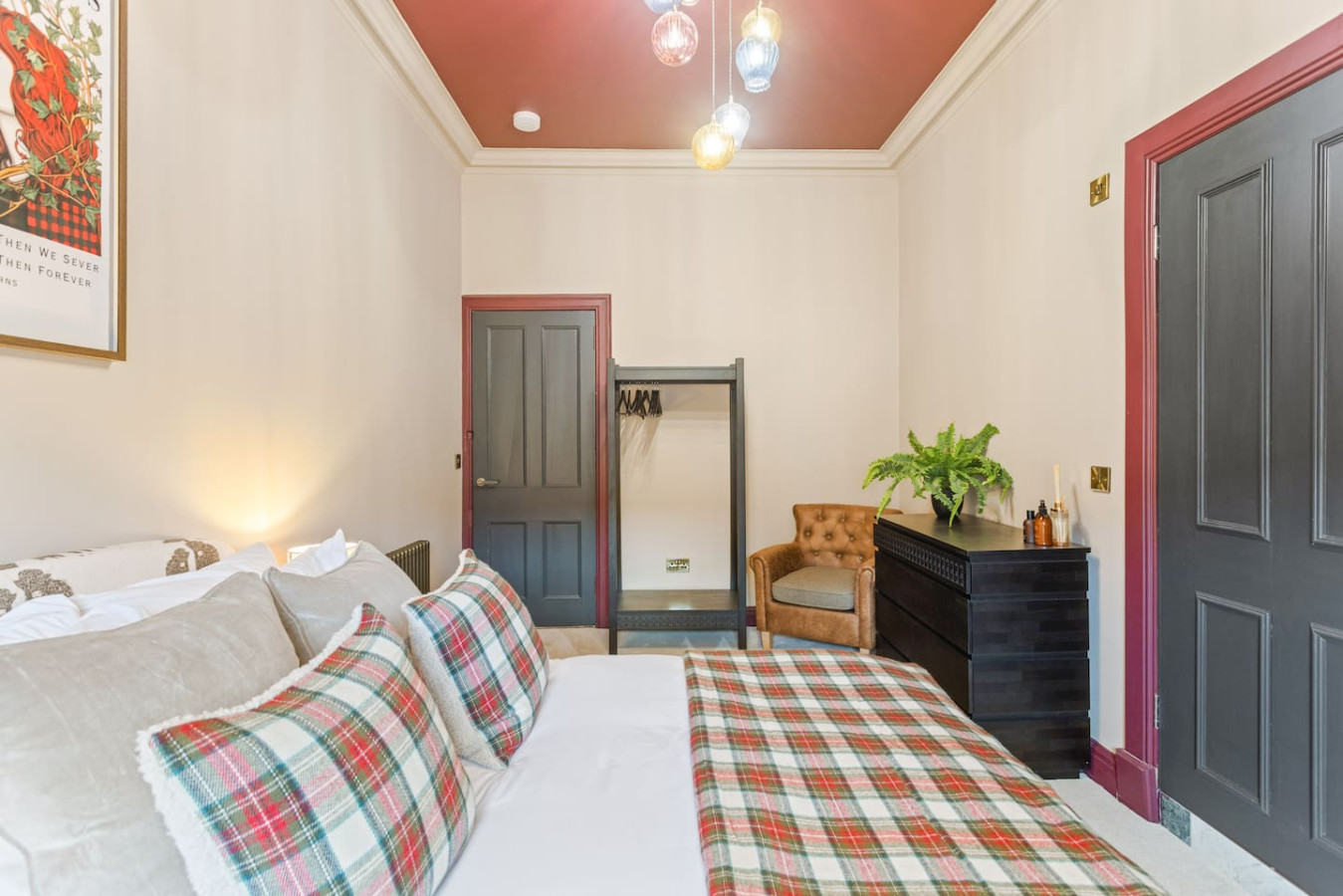 Stylish Scottish 3-Bed | Heart of Stirling in 16C King Street, Stirling, FK81AY - Property image 23 - VivreStays