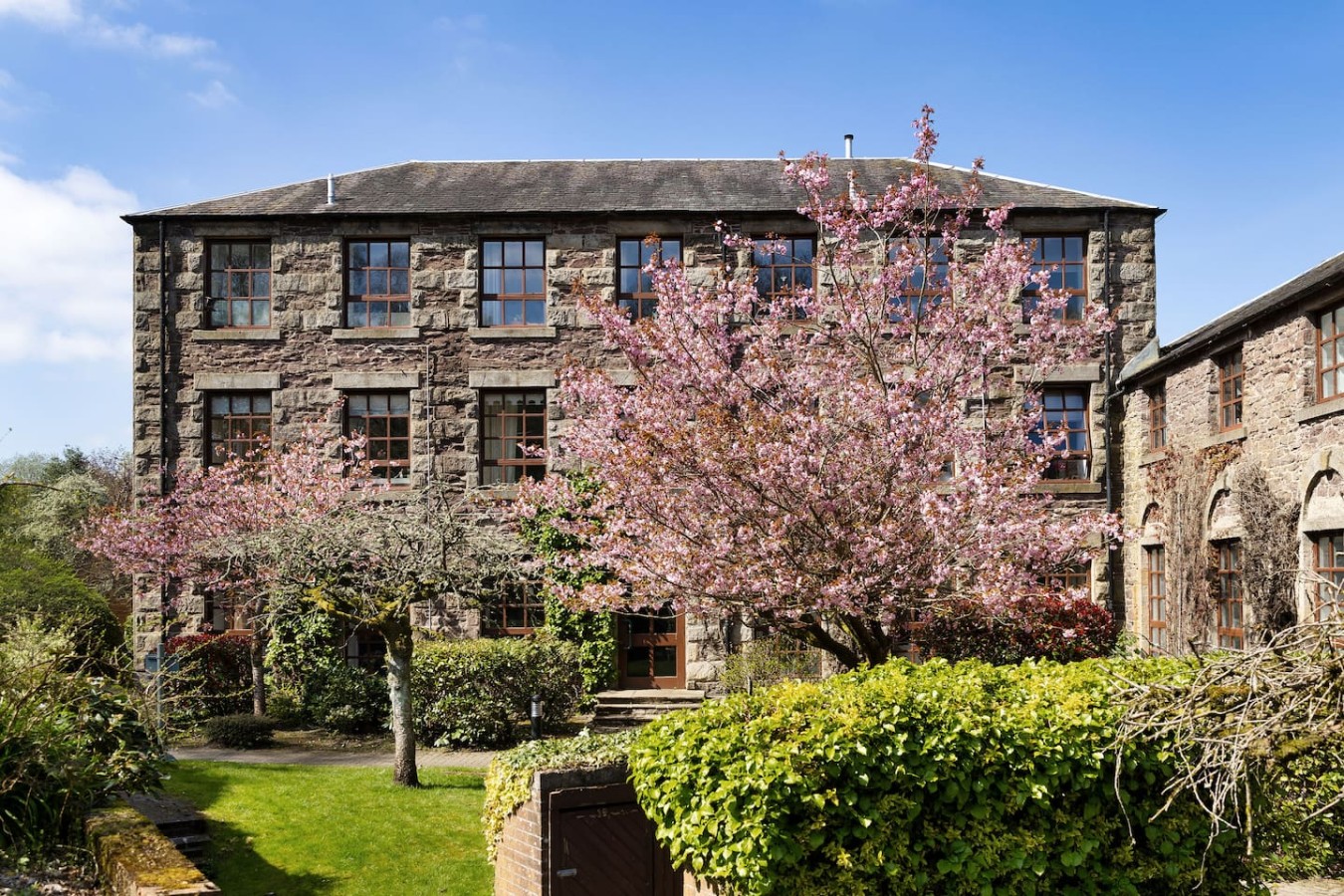 Mill Court Escape & Swimming Pool in 3 Mill Court, FK159JZ - Property image 27 - VivreStays