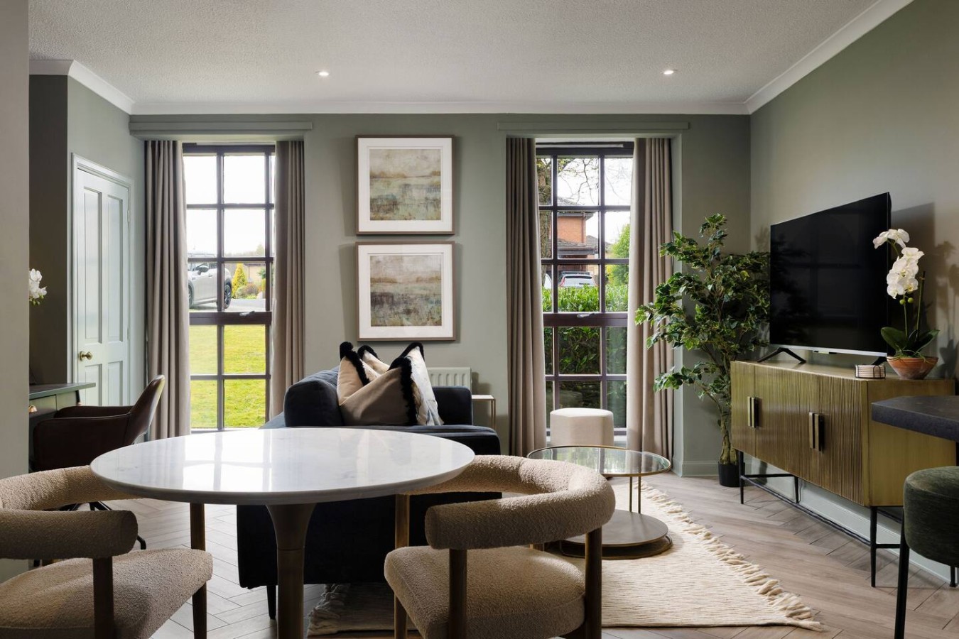 Mill Court Escape & Swimming Pool serviced apartment - Dunblane - VivreStays
