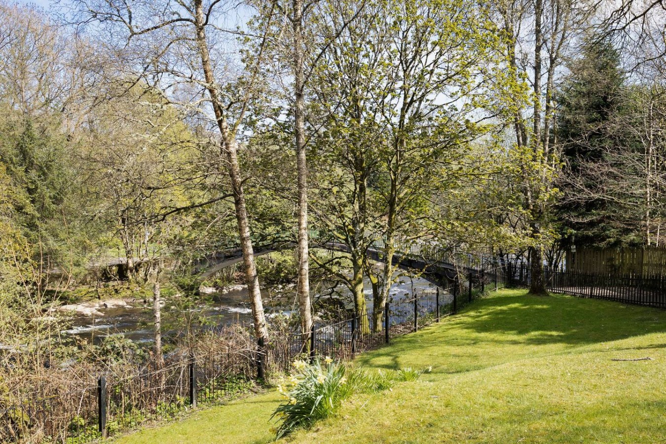 Mill Court Escape & Swimming Pool in 3 Mill Court, FK159JZ - Property image 29 - VivreStays