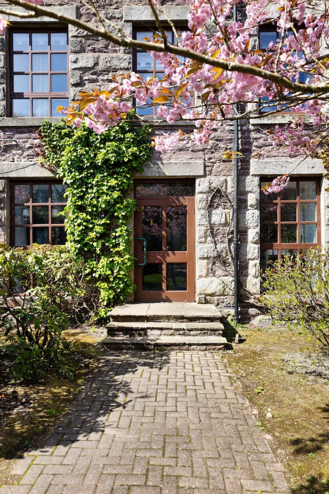 Mill Court Escape & Swimming Pool in 3 Mill Court, FK159JZ - Property image 25 - VivreStays