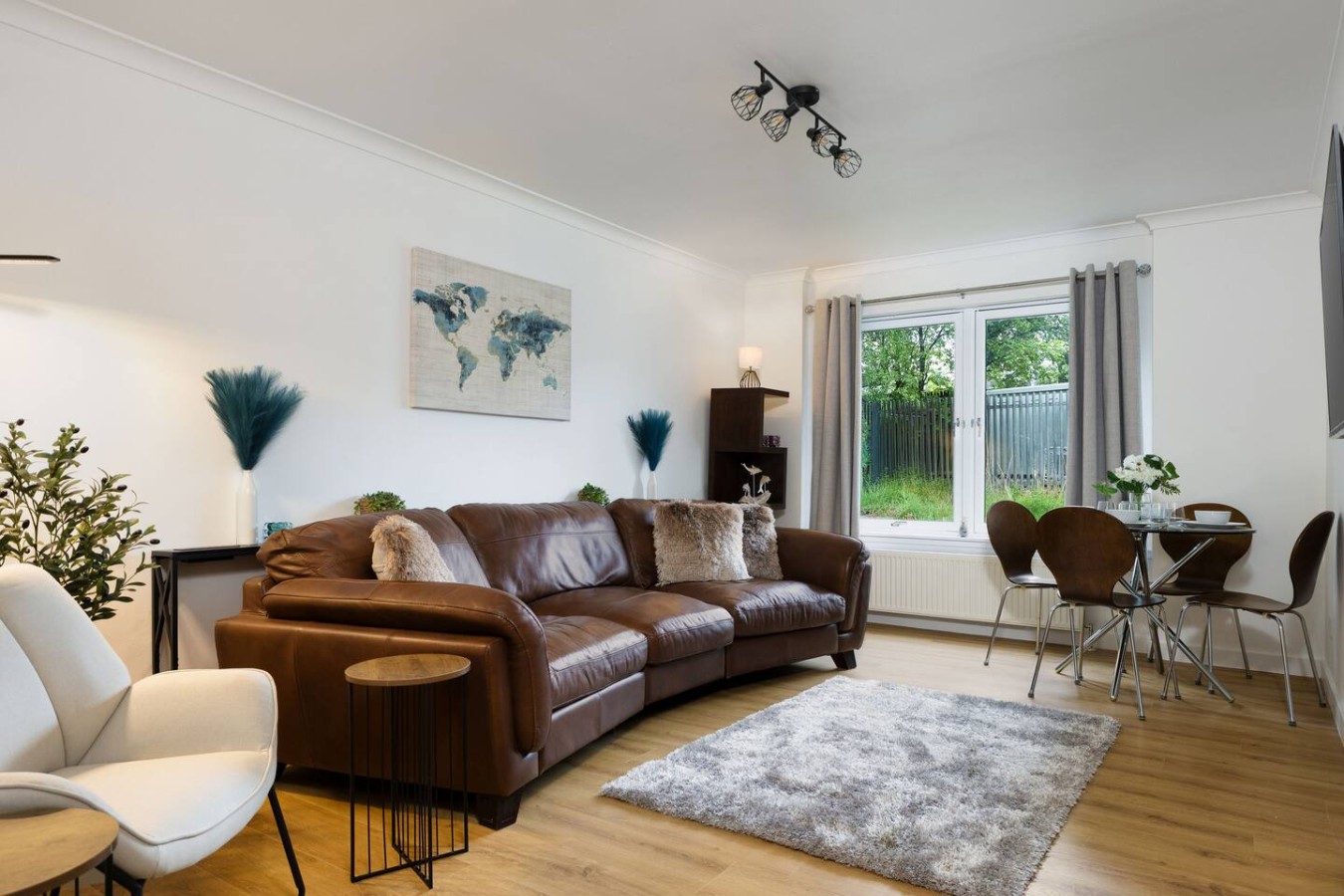 Forth Court City Retreat serviced apartment - UK - VivreStays