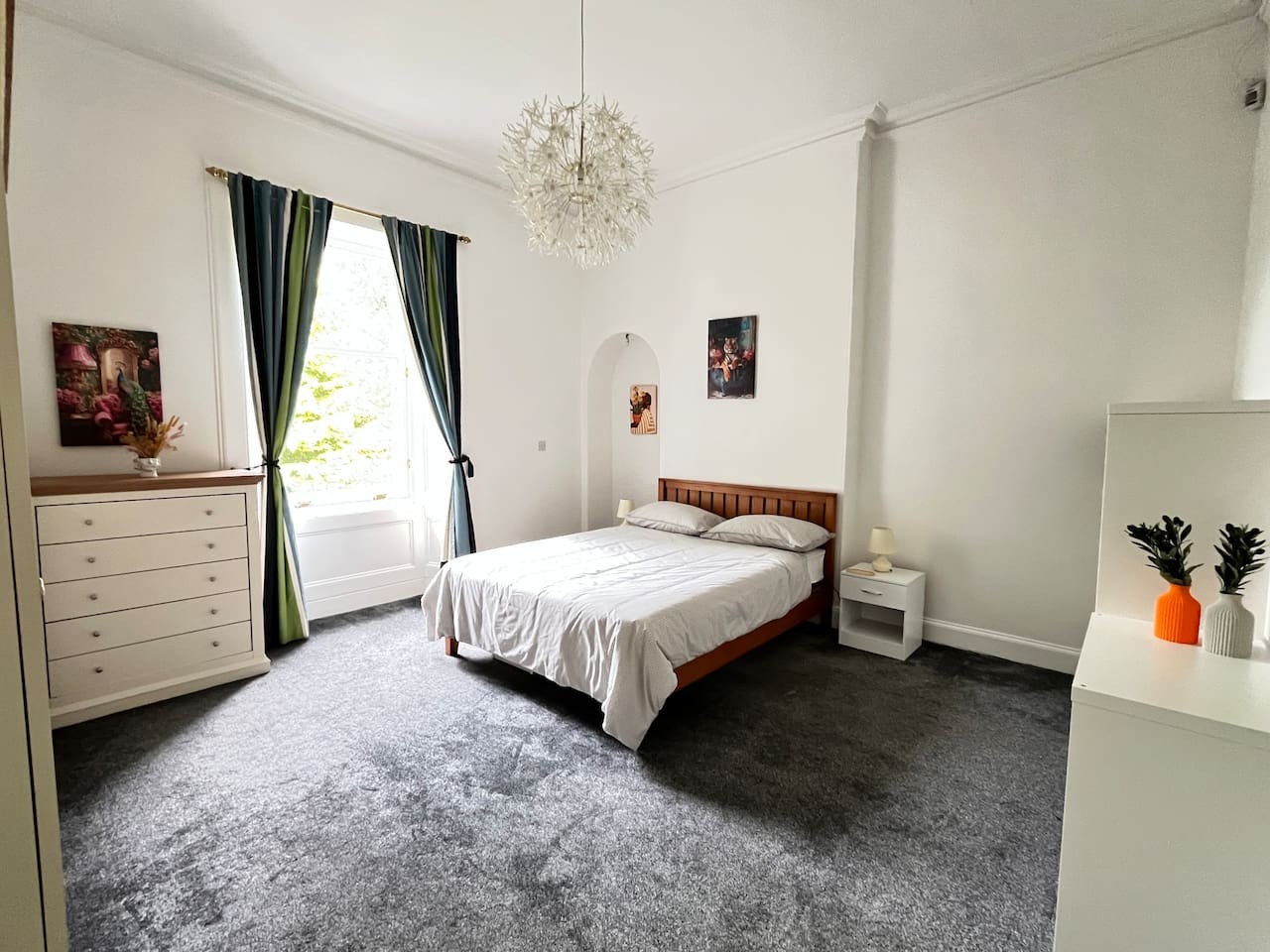 The Central Glasgow Villa in 319 Albert Drive - Property image 67 - VivreStays