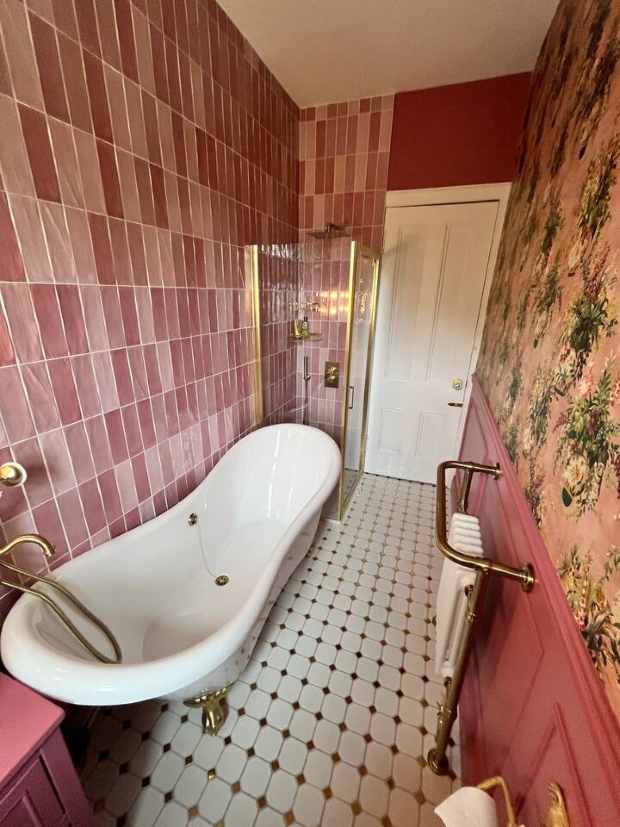The Central Glasgow Villa in 319 Albert Drive - Property image 78 - VivreStays