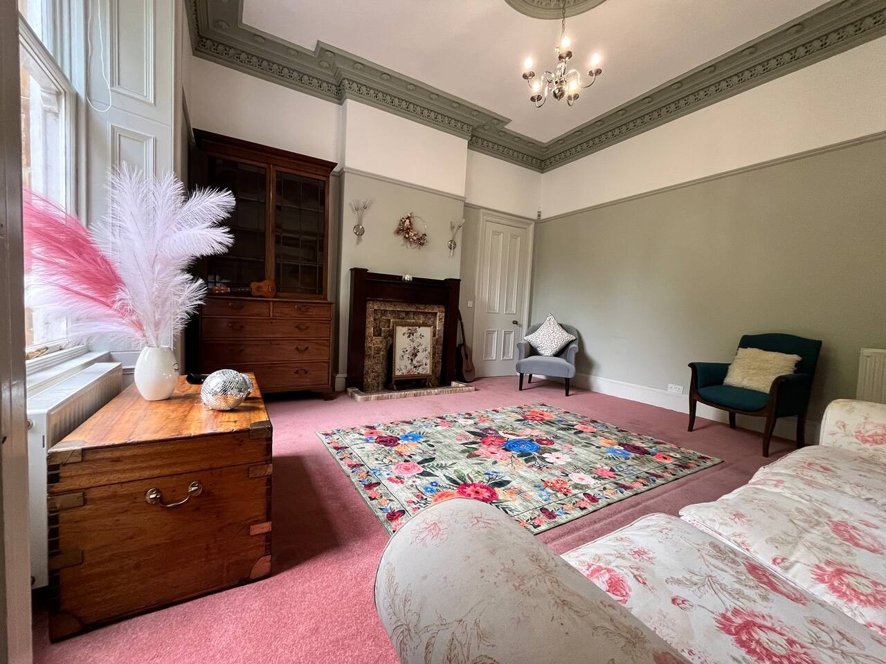 The Central Glasgow Villa in 319 Albert Drive - Property image 24 - VivreStays