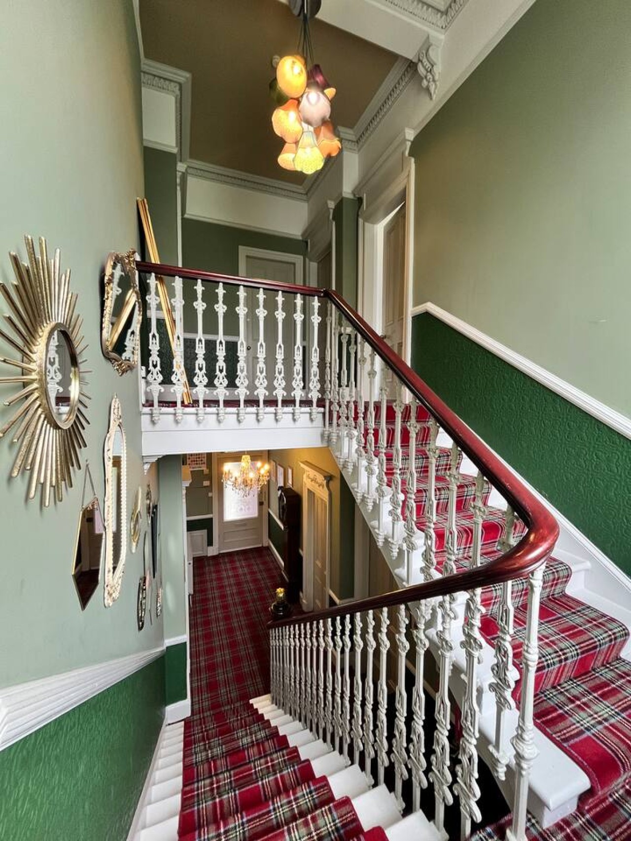 The Central Glasgow Villa in 319 Albert Drive - Property image 16 - VivreStays