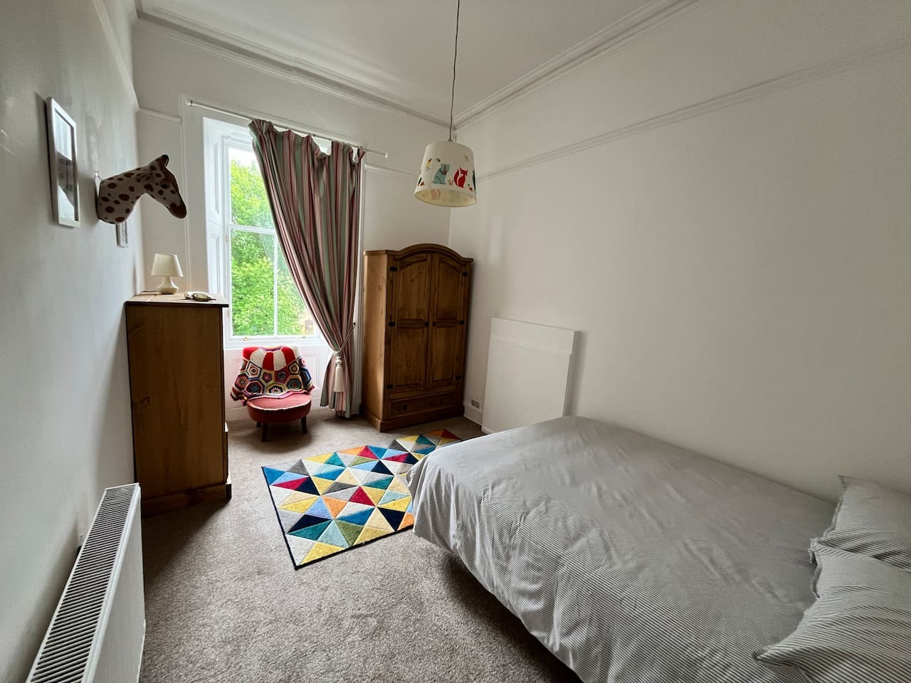 The Central Glasgow Villa in 319 Albert Drive - Property image 89 - VivreStays