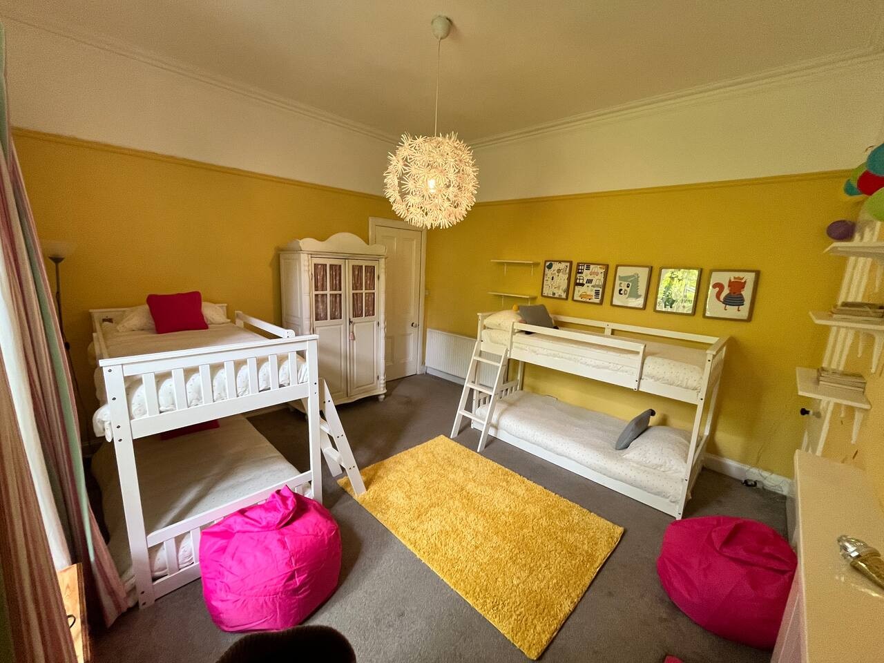 The Central Glasgow Villa in 319 Albert Drive - Property image 59 - VivreStays