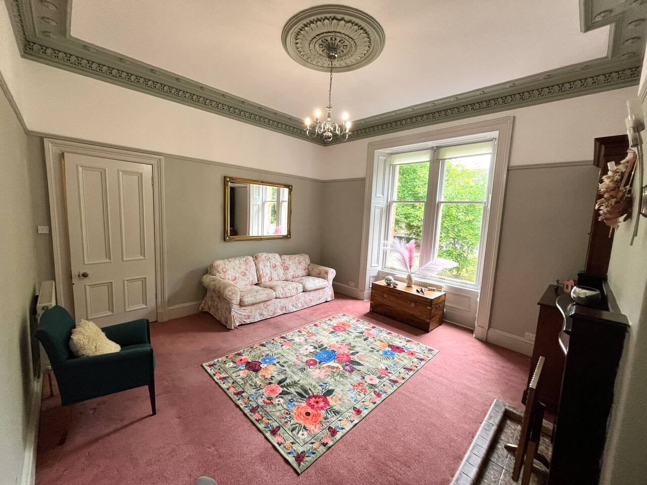 The Central Glasgow Villa in 319 Albert Drive - Property image 29 - VivreStays
