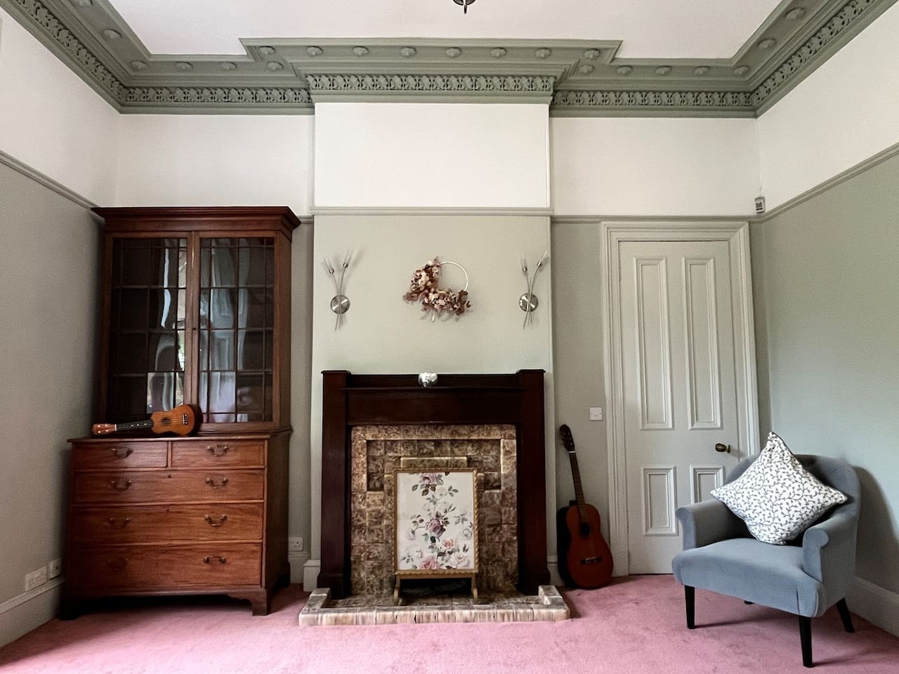 The Central Glasgow Villa in 319 Albert Drive - Property image 26 - VivreStays