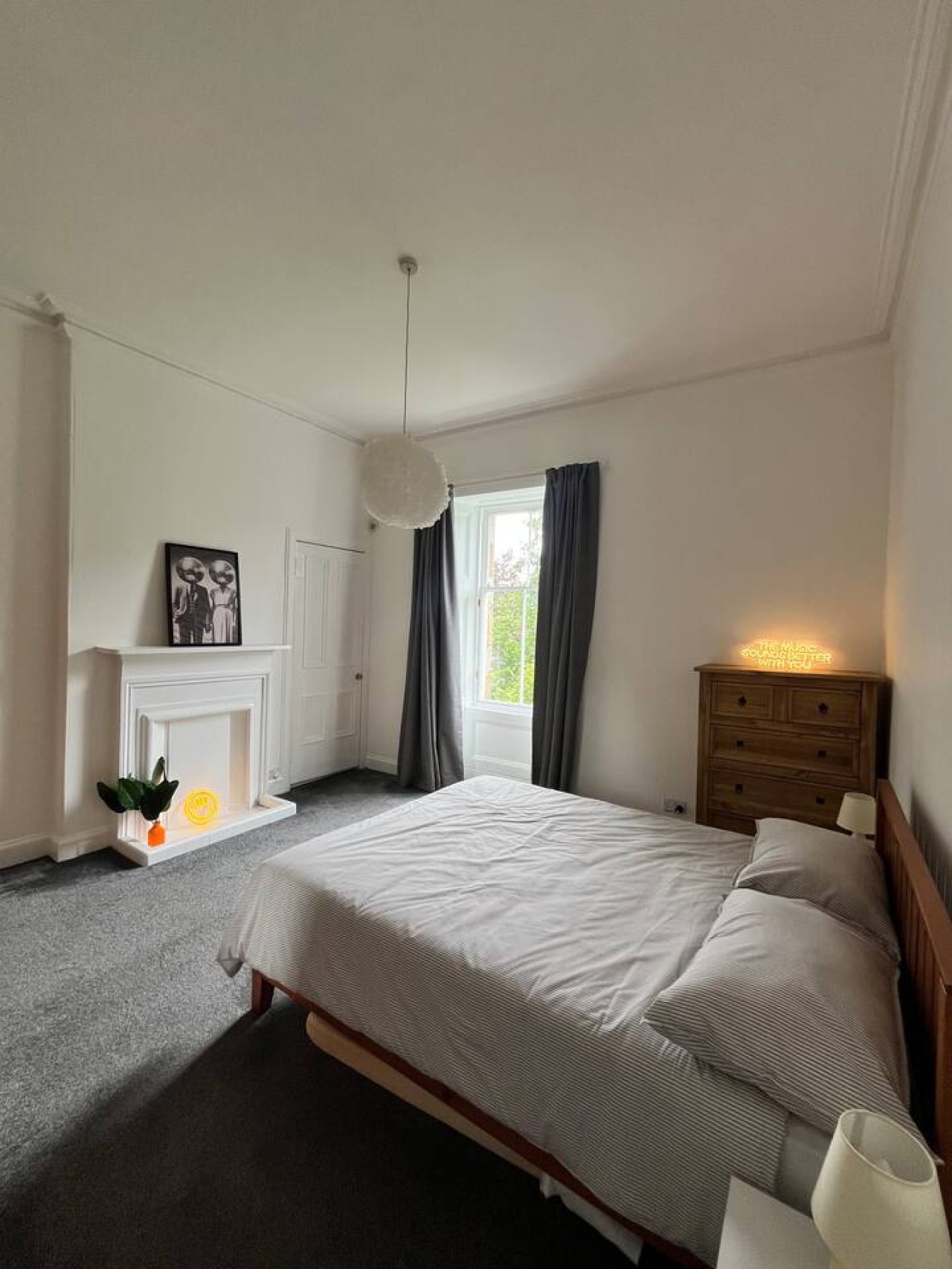 The Central Glasgow Villa in 319 Albert Drive - Property image 61 - VivreStays