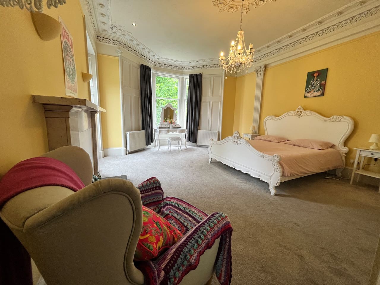 The Central Glasgow Villa in 319 Albert Drive - Property image 100 - VivreStays