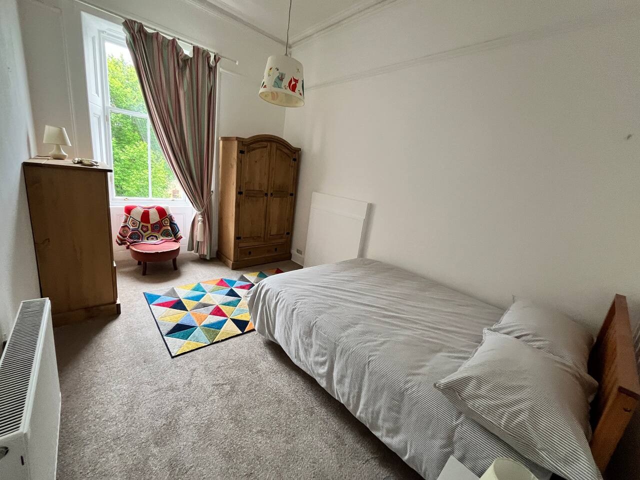 The Central Glasgow Villa in 319 Albert Drive - Property image 93 - VivreStays