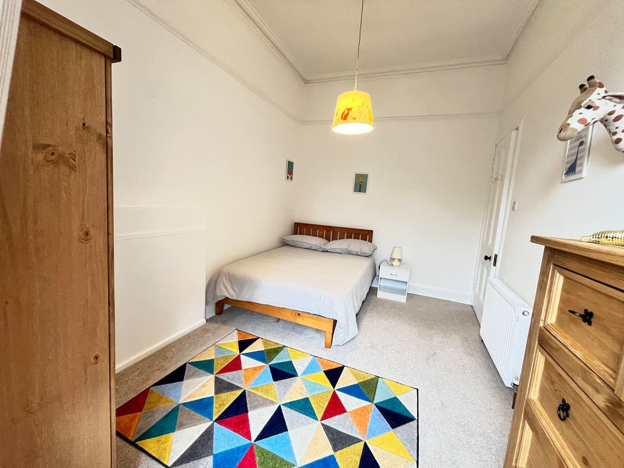 The Central Glasgow Villa in 319 Albert Drive - Property image 88 - VivreStays