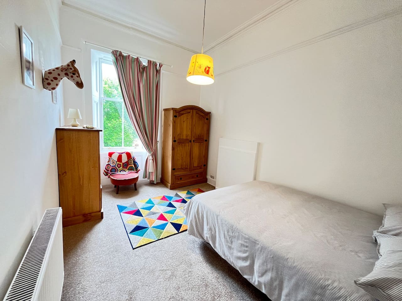 The Central Glasgow Villa in 319 Albert Drive - Property image 87 - VivreStays