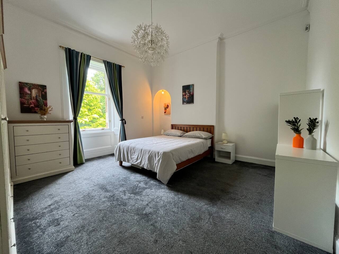 The Central Glasgow Villa in 319 Albert Drive - Property image 65 - VivreStays