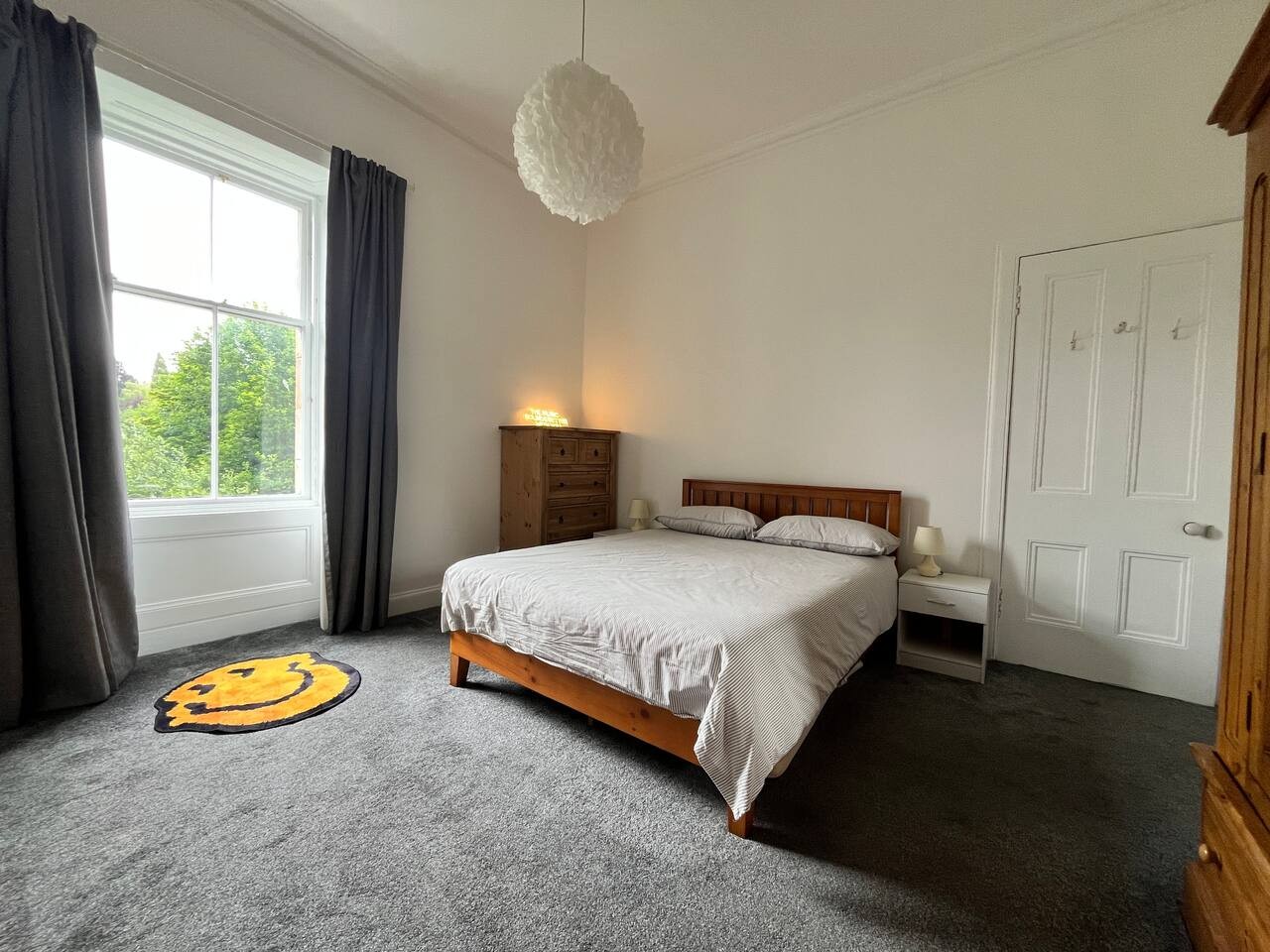 The Central Glasgow Villa in 319 Albert Drive - Property image 64 - VivreStays