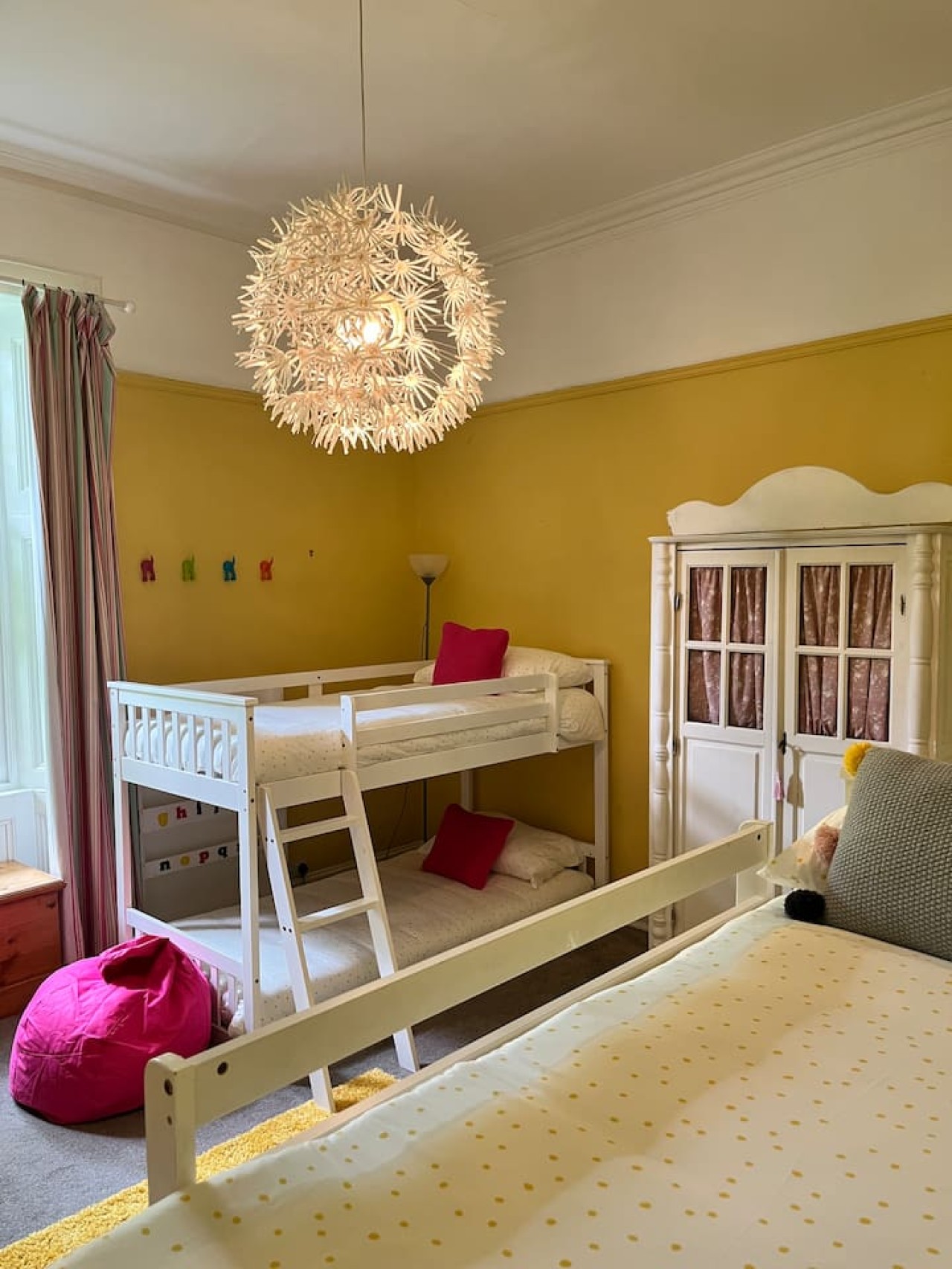 The Central Glasgow Villa in 319 Albert Drive - Property image 54 - VivreStays
