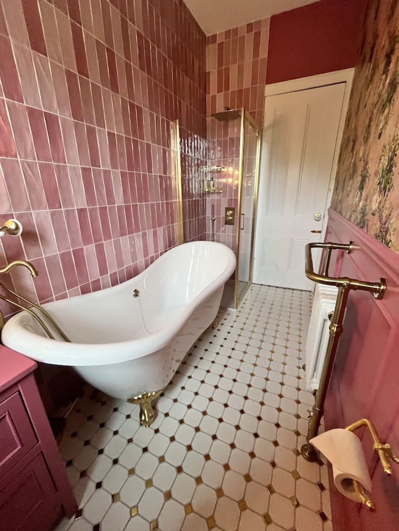 The Central Glasgow Villa in 319 Albert Drive - Property image 77 - VivreStays