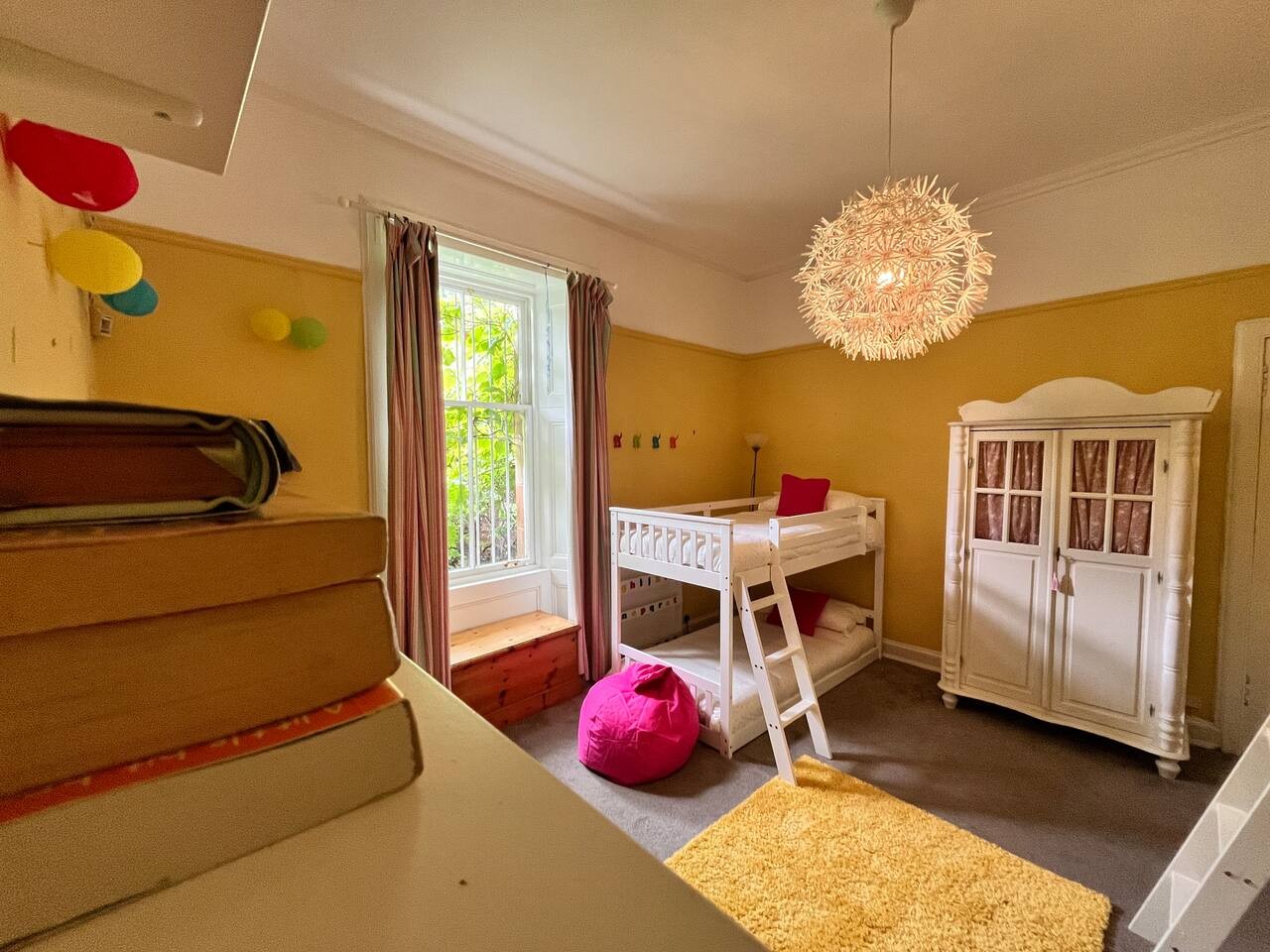 The Central Glasgow Villa in 319 Albert Drive - Property image 51 - VivreStays