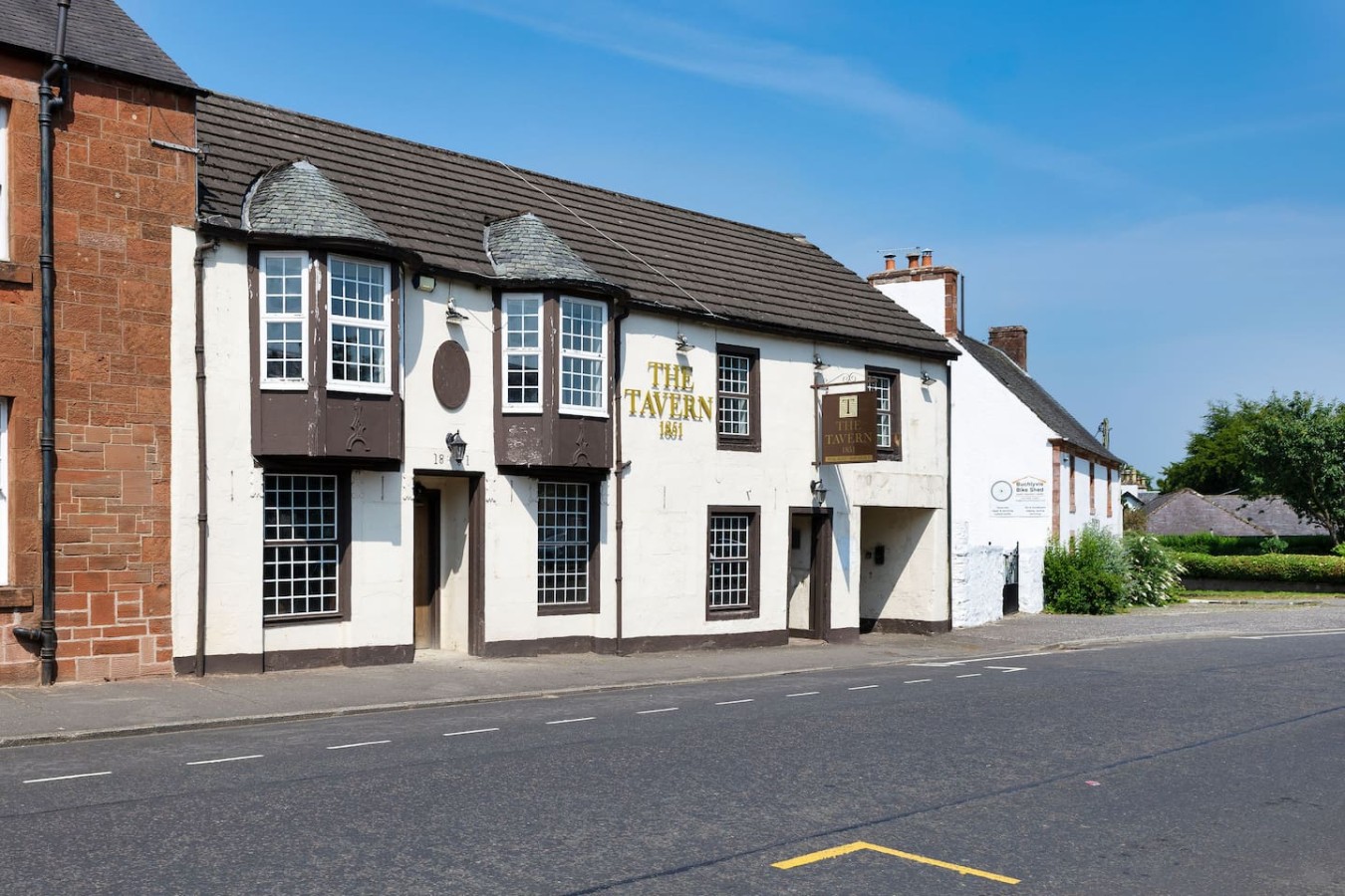 The Tavern | Private Pub & Luxury Group Retreat in Main St, Buchlyvie, Stirling FK8 3LX, UK - Property image 76 - VivreStays