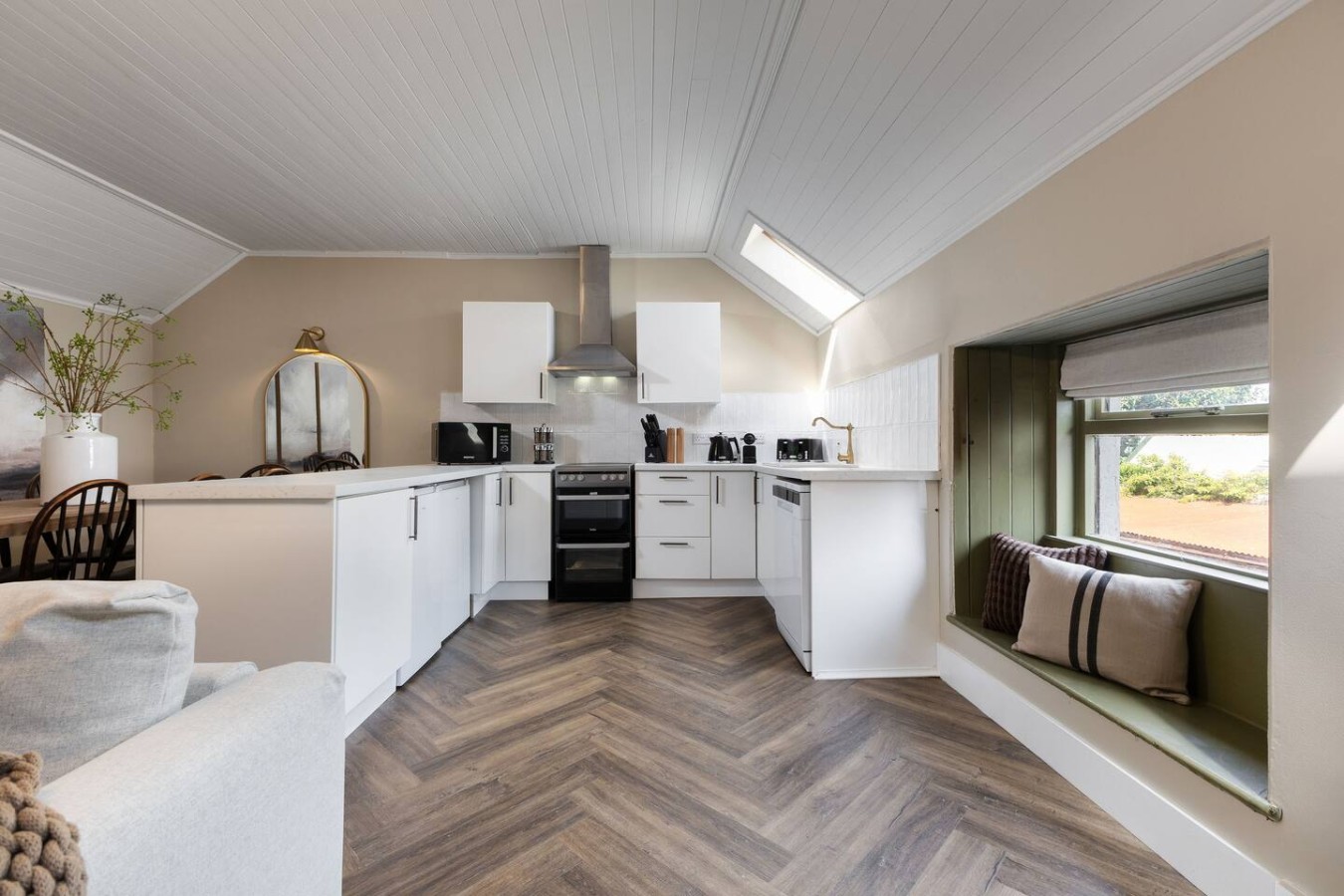 The Tavern | Private Pub & Luxury Group Retreat in Main St, Buchlyvie, Stirling FK8 3LX, UK - Property image 31 - VivreStays