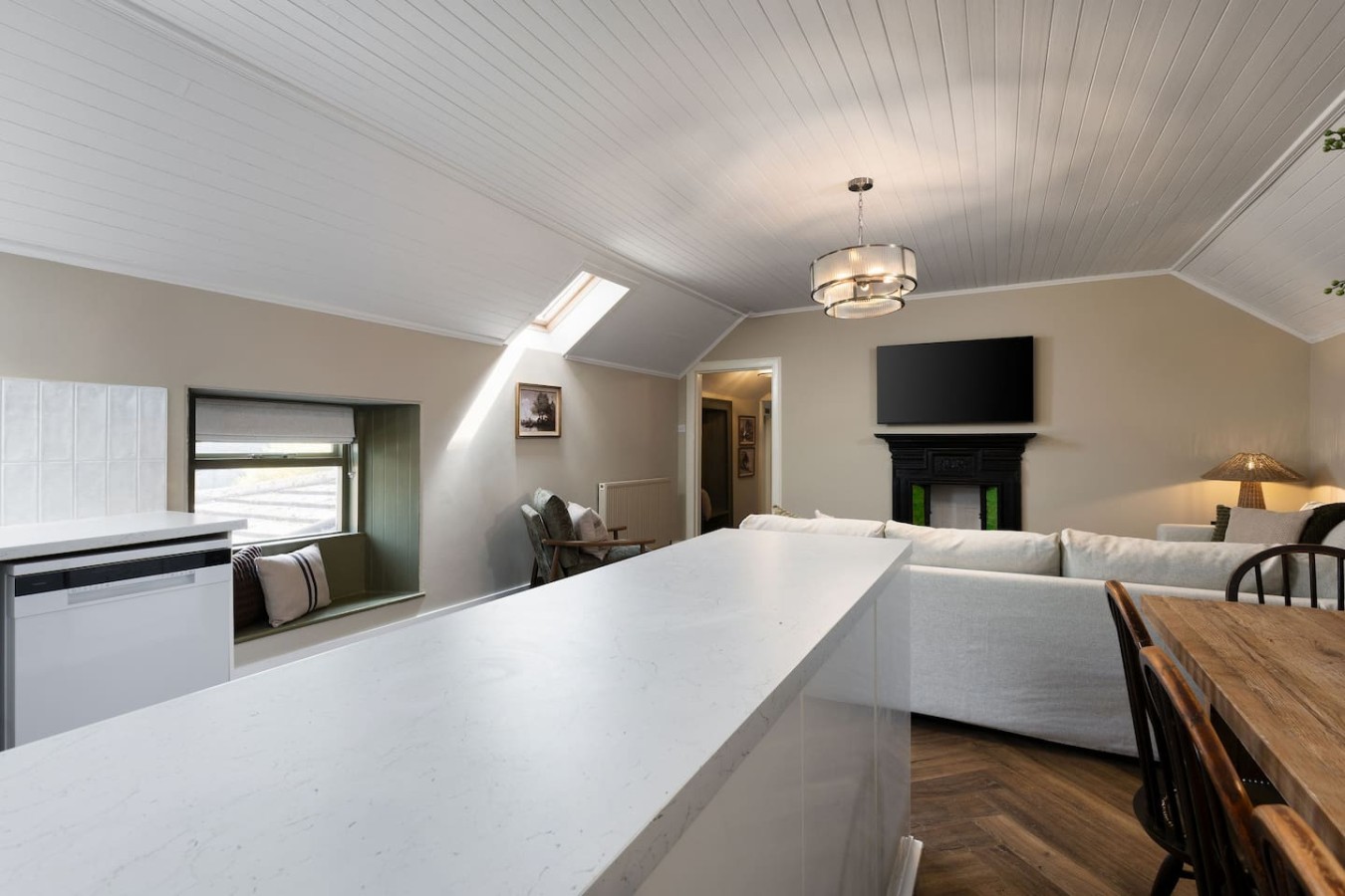 The Tavern | Private Pub & Luxury Group Retreat in Main St, Buchlyvie, Stirling FK8 3LX, UK - Property image 34 - VivreStays