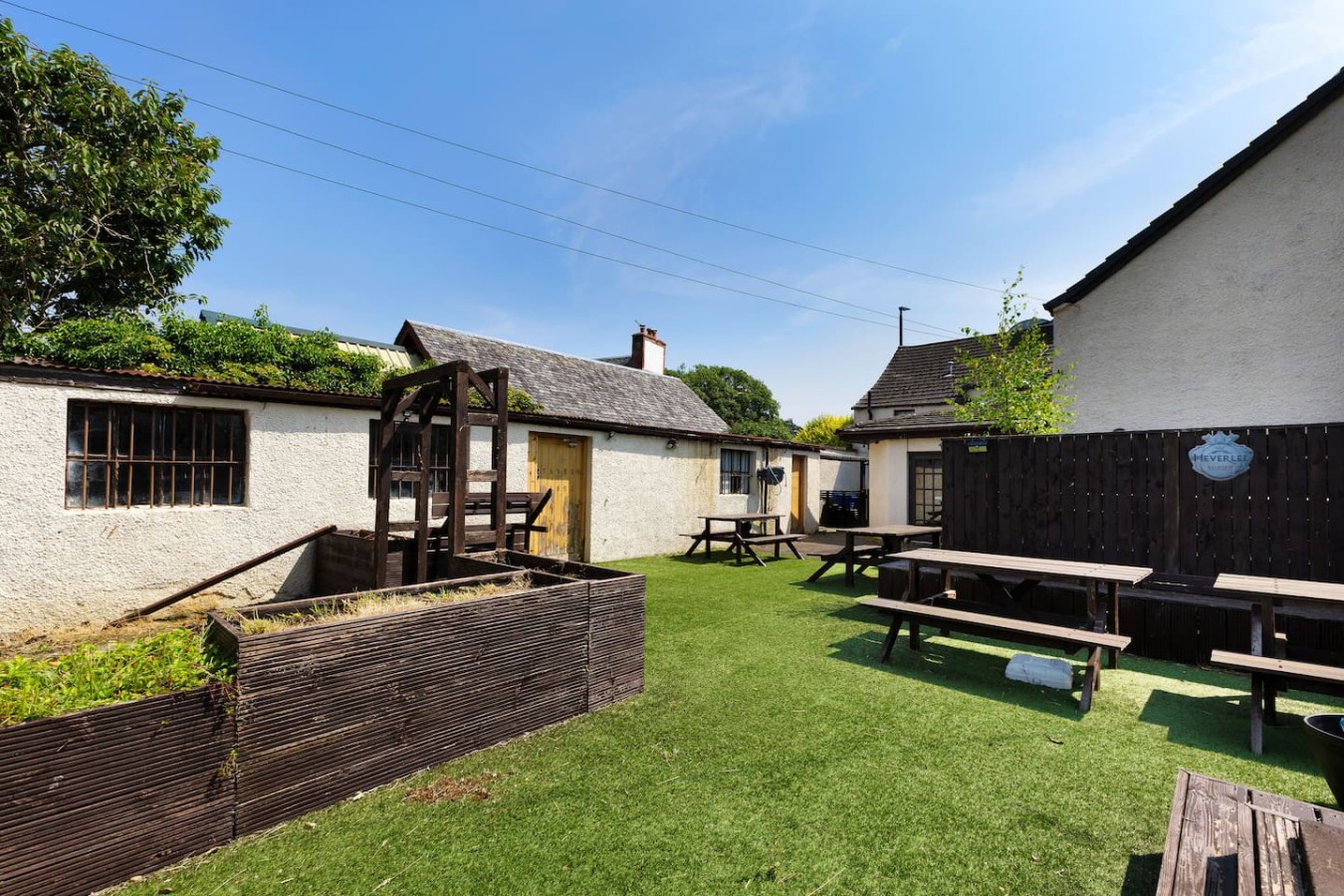 The Tavern | Private Pub & Luxury Group Retreat in Main St, Buchlyvie, Stirling FK8 3LX, UK - Property image 82 - VivreStays