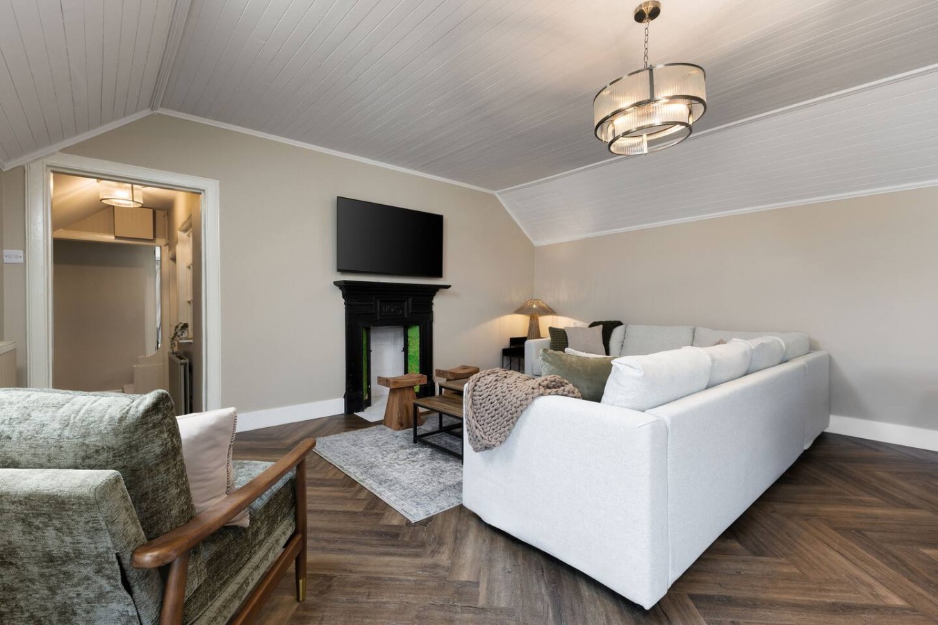 The Tavern | Private Pub & Luxury Group Retreat in Main St, Buchlyvie, Stirling FK8 3LX, UK - Property image 35 - VivreStays