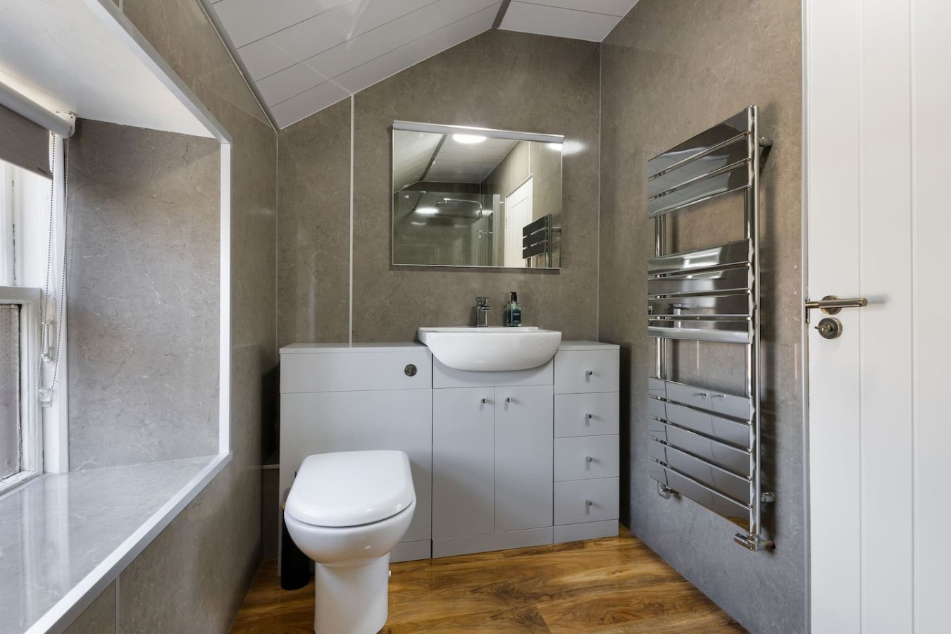 The Tavern | Private Pub & Luxury Group Retreat in Main St, Buchlyvie, Stirling FK8 3LX, UK - Property image 69 - VivreStays