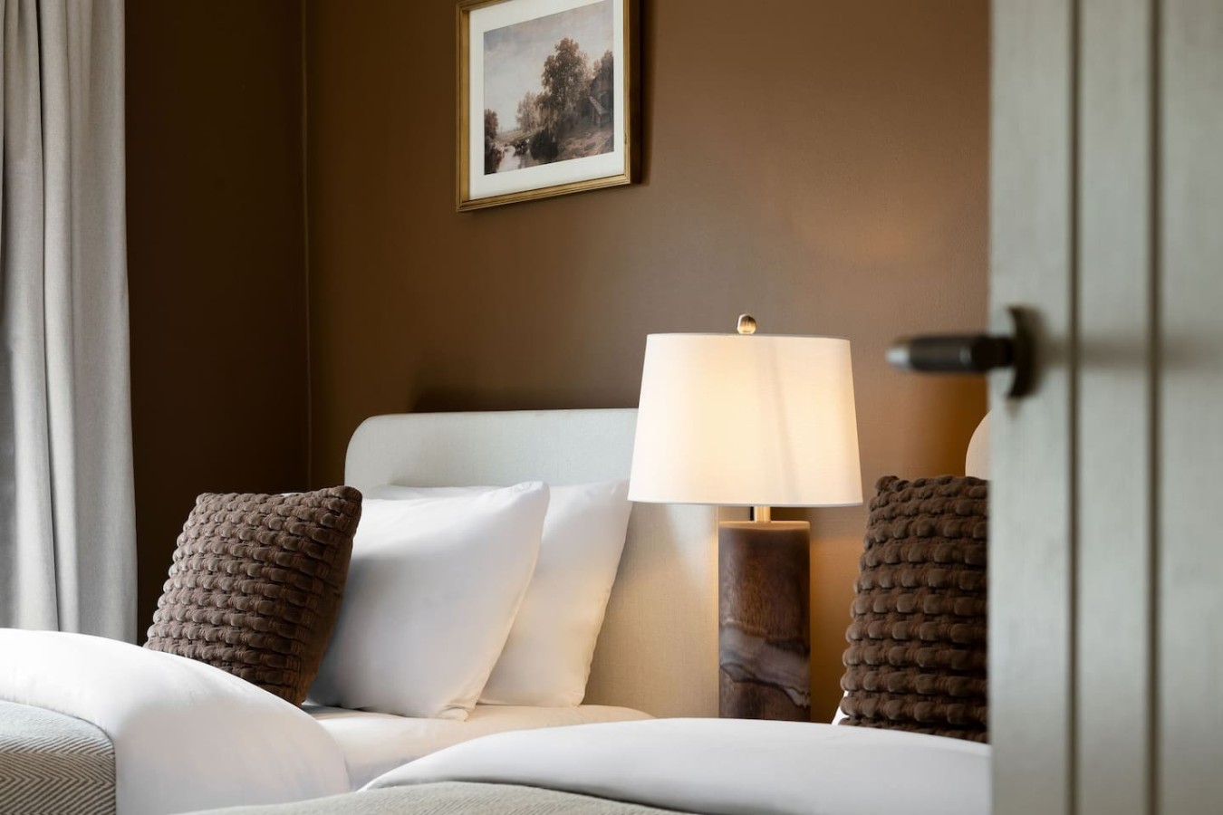 The Tavern | Private Pub & Luxury Group Retreat in Main St, Buchlyvie, Stirling FK8 3LX, UK - Property image 59 - VivreStays