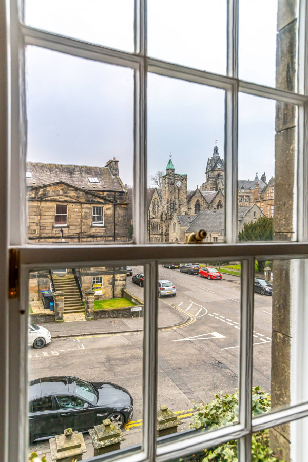 The Stirling Townhouse in 3 Allan Park, FK82QG, Stirling - Property image 15 - VivreStays