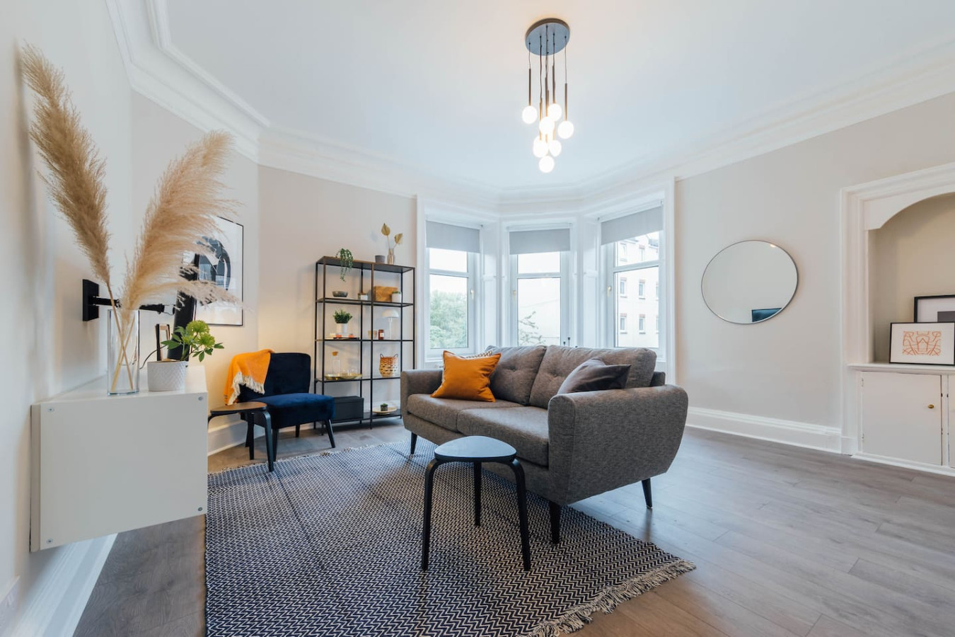 Stylish Stirling Apartment - free parking in 13 Douglas Street B - Property image 15 - VivreStays