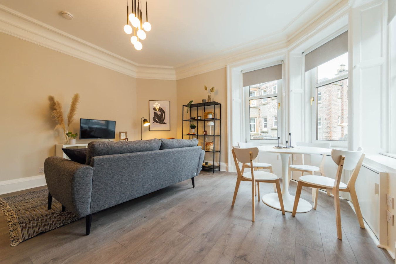 Stylish Stirling Apartment - free parking in 13 Douglas Street B - Property image 7 - VivreStays