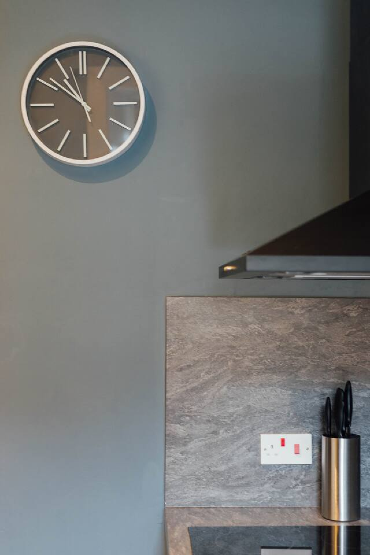 Stylish Stirling Apartment - free parking in 13 Douglas Street B - Property image 26 - VivreStays