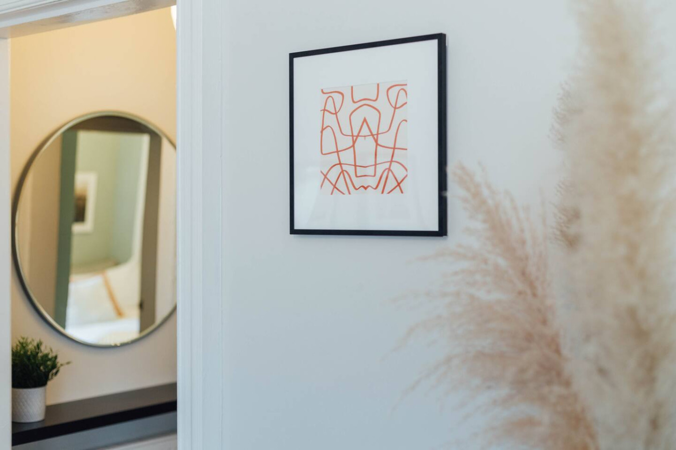 Stylish Stirling Apartment - free parking in 13 Douglas Street B - Property image 34 - VivreStays
