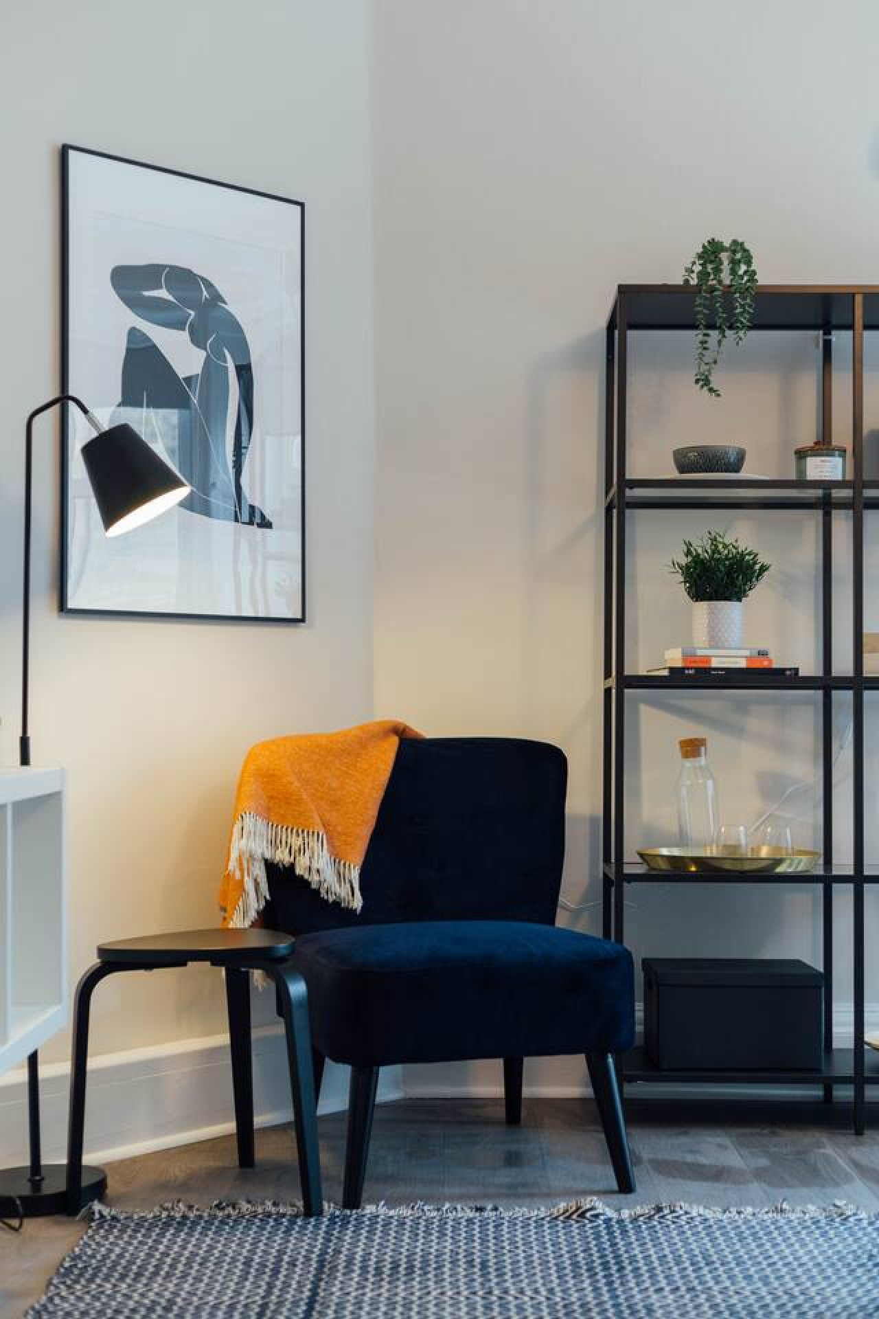 Stylish Stirling Apartment - free parking in 13 Douglas Street B - Property image 8 - VivreStays